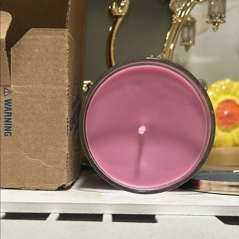 Bath and Body Works Inspire Love Rose + Vanilla Scented Candle.  8oz. New in Box - Picture 4 of 13